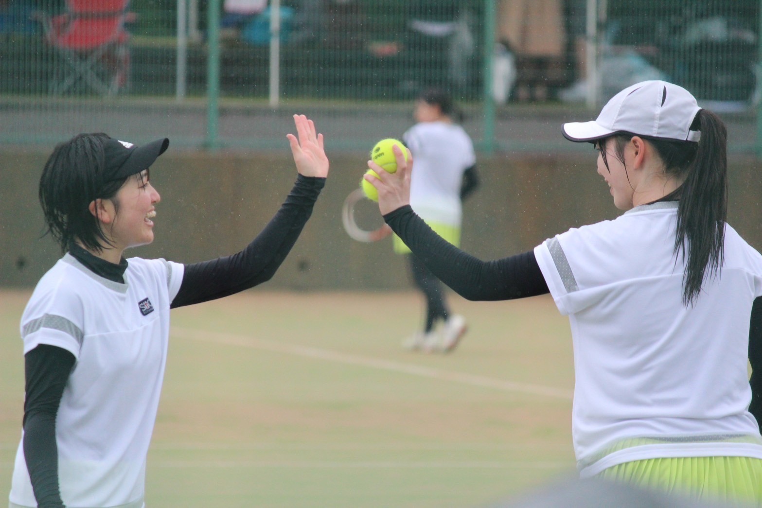 女子硬式テニス部